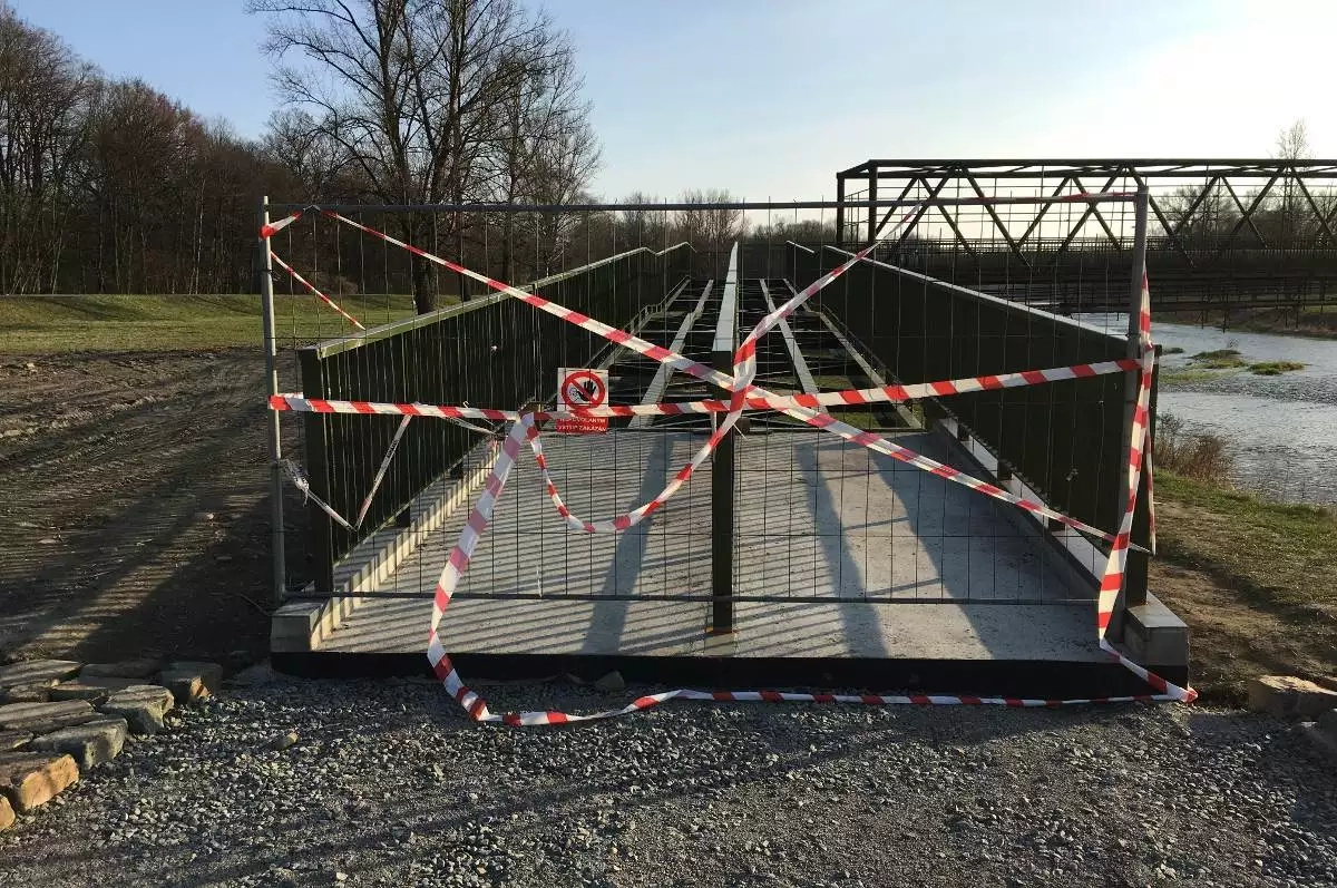 Jak vznikala lávka u Starého splavu