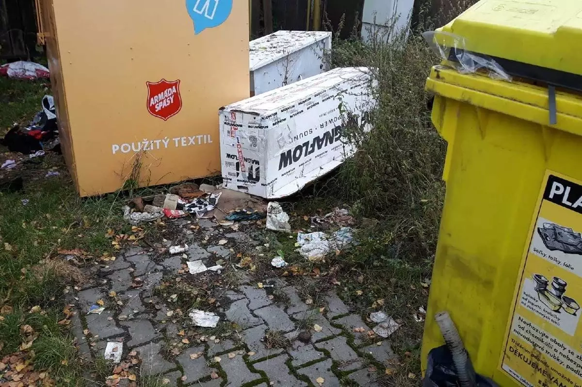 Pracovníci VPP uklízeli na ulici U Řeky