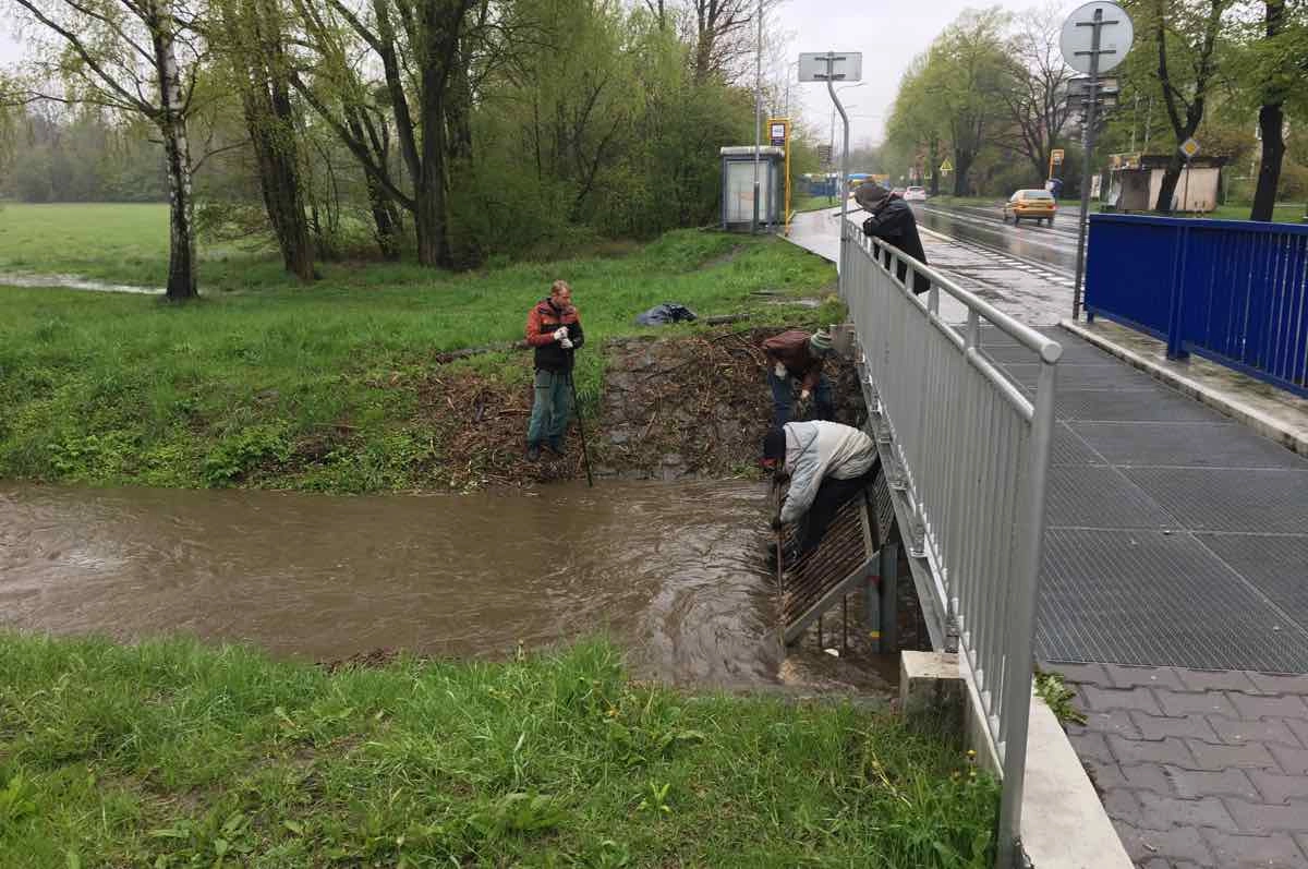 Zvýšena hladina potoků a řek