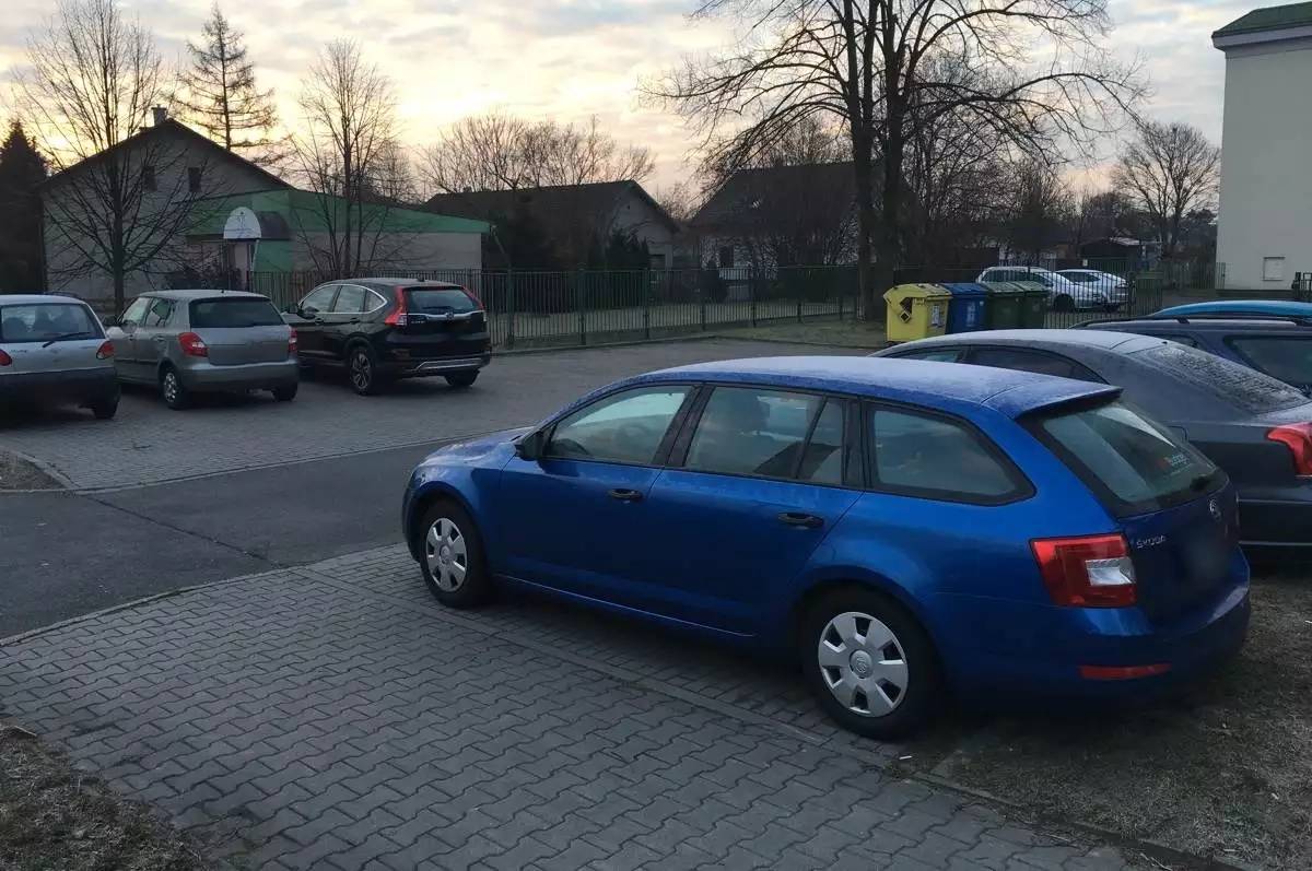 Hrabová: RozšĂĹ™enĂ parkovištÄ› u základnà školy