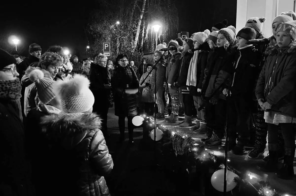 RozsvĂcenĂ vánoÄŤnĂho stromu