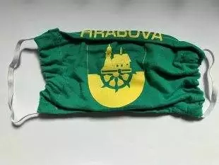 V Hrabové je o roušky stále zájem, dodáváme je potřebným i jinde