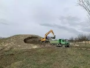 Úřad v Hrabové se vyjádřil k odebírané hlíně ze
