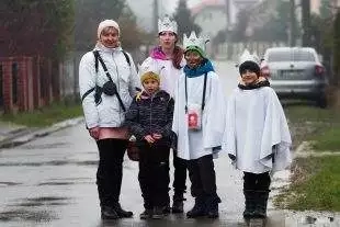 (FOTO) Do ulic vyšli tĹ™ĂkrálovĂ kolednĂci