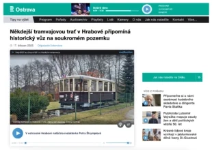 (AUDIO) Někdejší tramvajovou trať v Hrabové připomíná historický vůz na soukromém pozemku