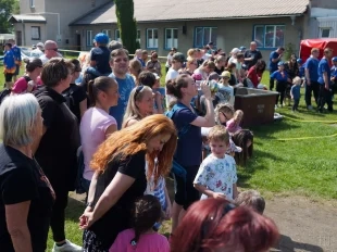 (FOTO) Den dětí s hasiči v Hrabové: pěna, smích a parádní odpoledne!