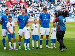 (FOTO) Malà fotbalisté na velkém hřišti