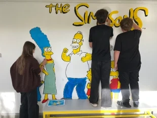 (FOTO) Simpsonovi v šatnách druhého stupně